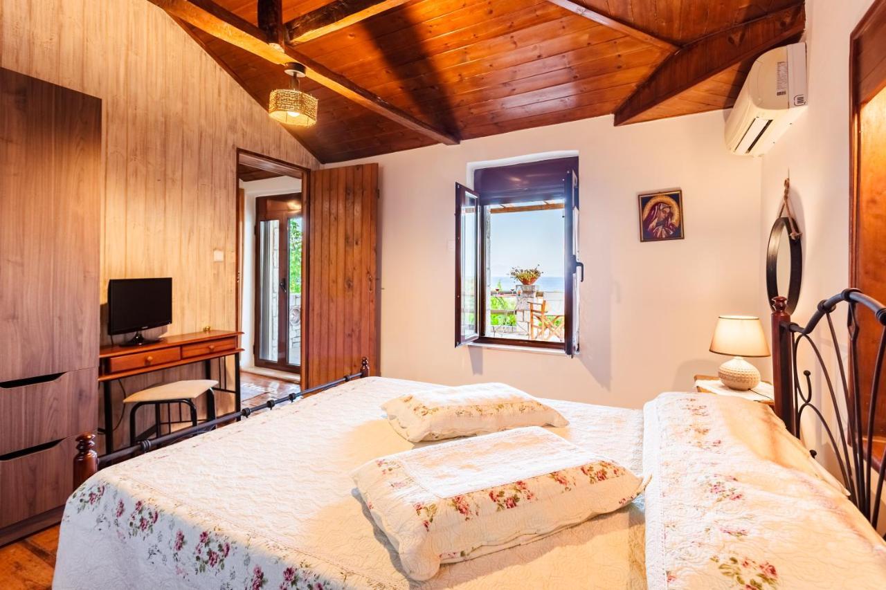Petalidi Olive Garden Stone House Near The Beach Εξωτερικό φωτογραφία